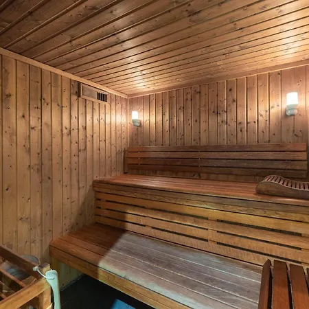 Apartment Avec Piscine, Sauna Et Terrasse Aux Saisies - Fr-1-809-1 *